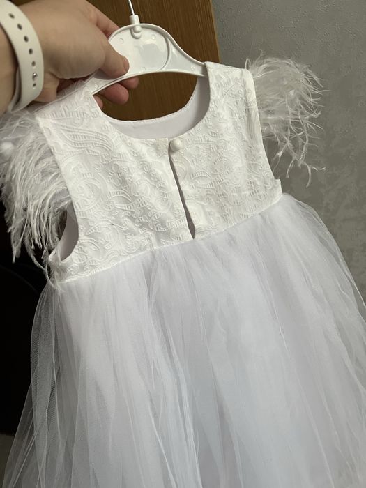 Біла новорічна сукня