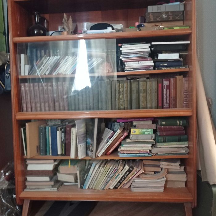 Мебель б/у, вінтаж, 1968 року, сервант, книжкова шафа, шафа