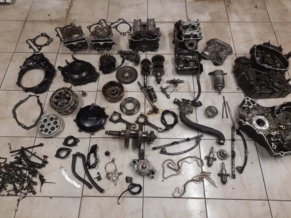 Suzuki SV 650 silnik części 98-02r. Sprzęgło głowica wał magneto kapa