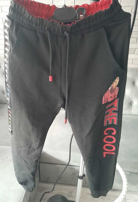 Nowy dres  dla dziewczynki r.152cm