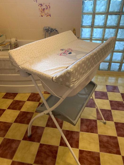 Banheira e troca fraldas