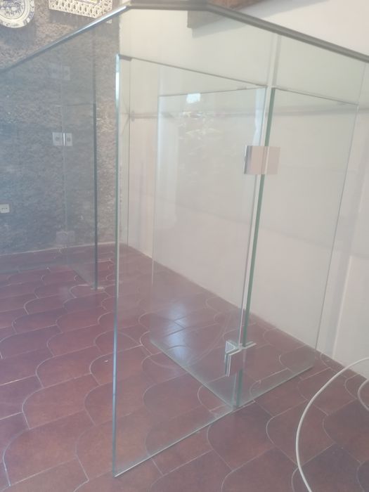 Mesa jantar/escritório totalmente em vidro