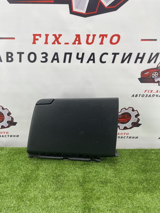 Бардачок в зборі Кіа Ніро 23-