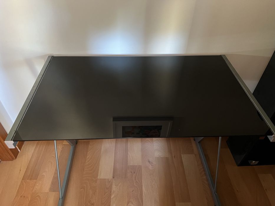 Secretária em vidro