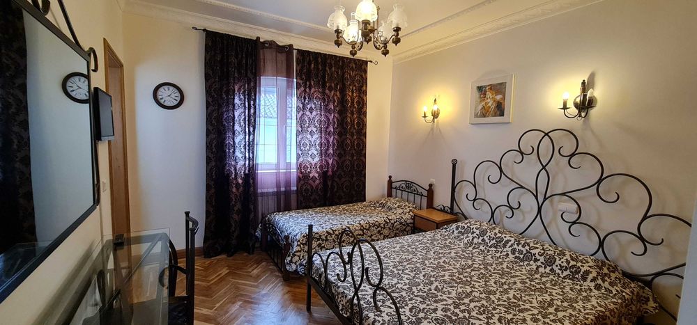 Quarto privado de Luxo (totalmente mobilado) num Complexo de Cinco Estrelas.(A/L)