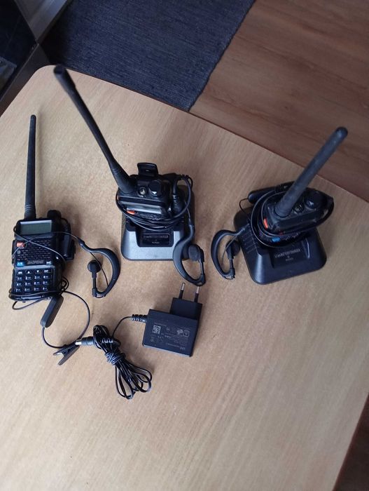 trzy radiotelefony baofeng  Uv-5r