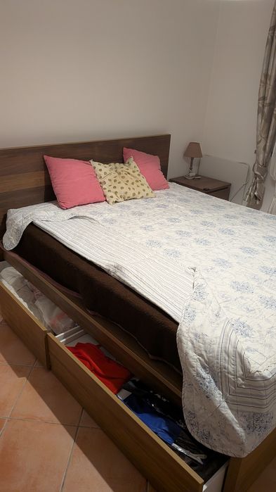 Cama  IKEA 2.00m por 1.60m