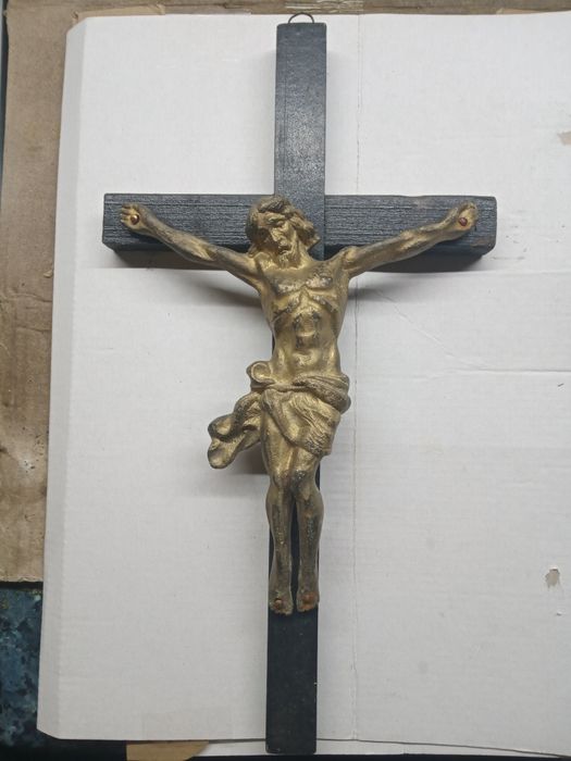 Продам распятие метал латунь