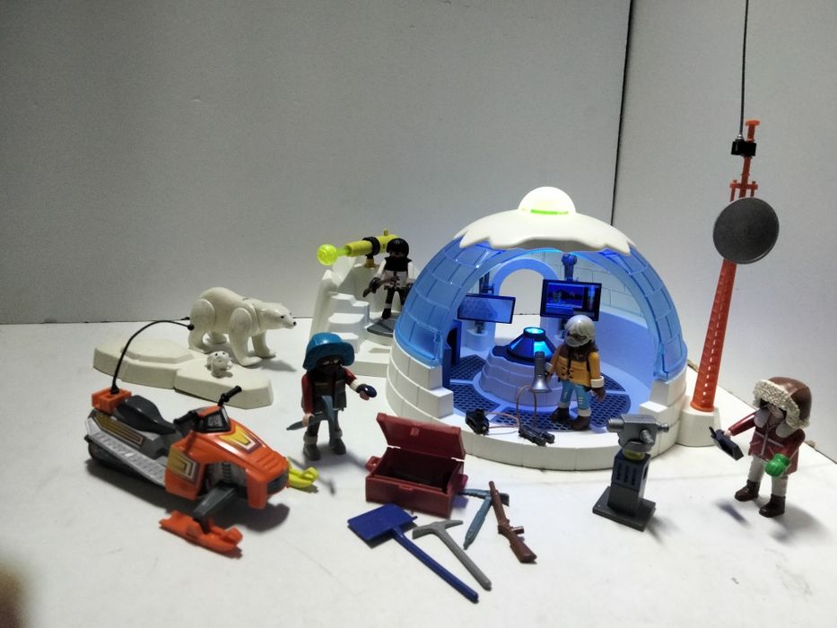Playmobil stacja polarna z załogą