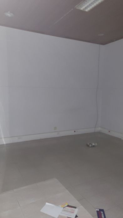 Vende-se loja em Mem Martins Sintra