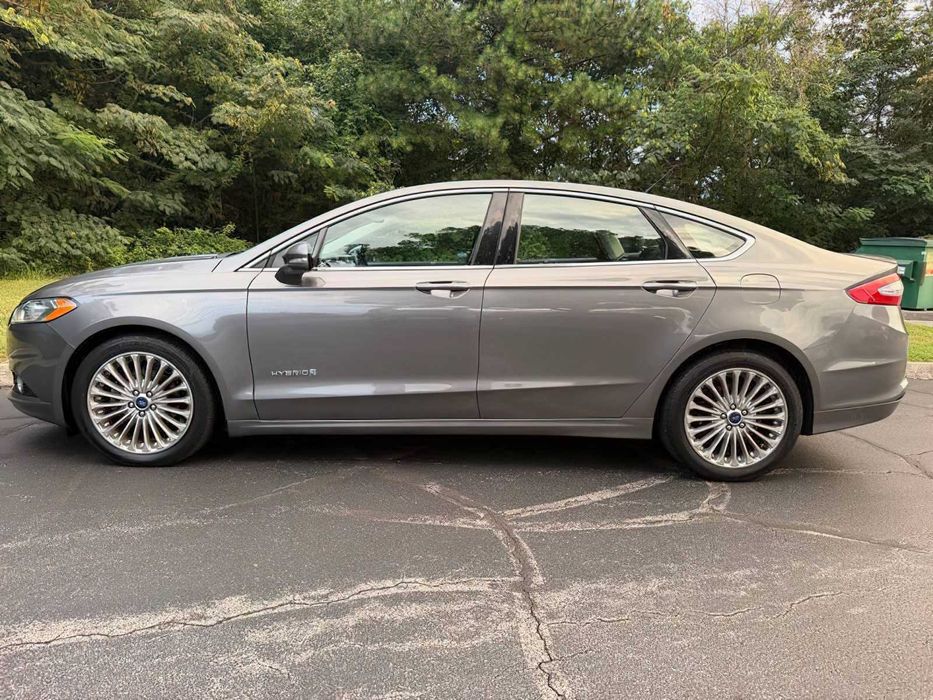 Ford Fusion Titanium      2014