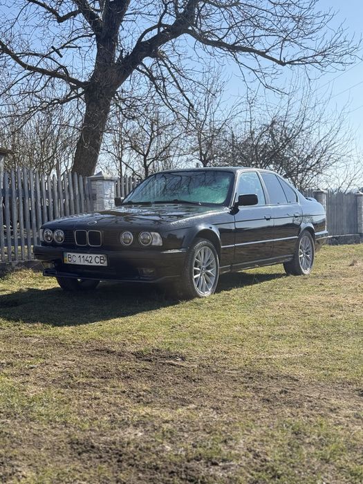 Продам BMW E34 520і