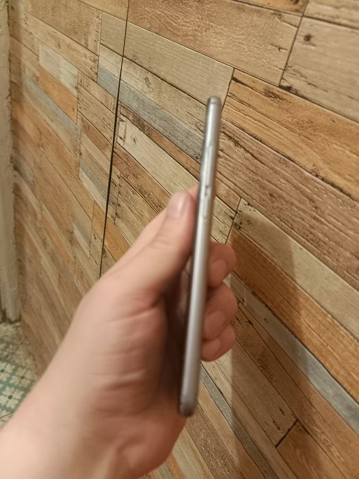 Meizu note 5 3/32gb silver  состояние на фото экран в идеале без выгорания нюансов батарея держит отлично комплект чехол