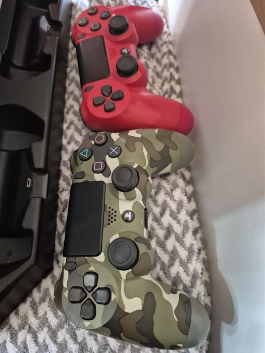 Konsola Sony PlayStation 4 Pro, 2 X Gamepad, 2x Move