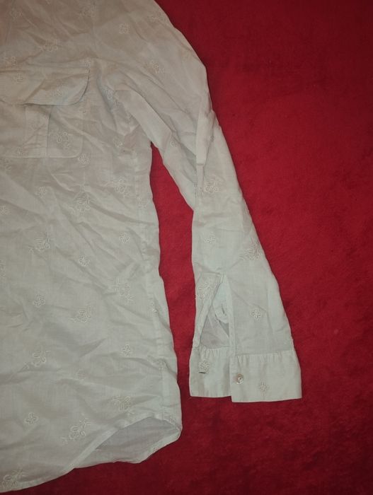 Delikatna koszula z kołnierzykiem