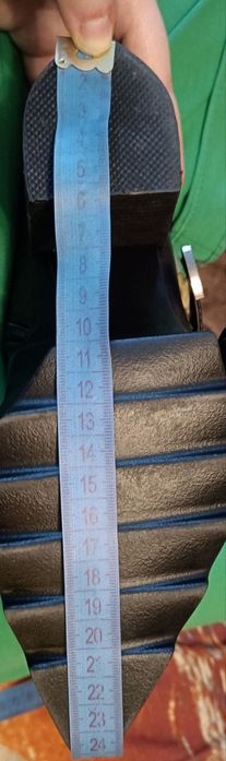 Полусапожки черные