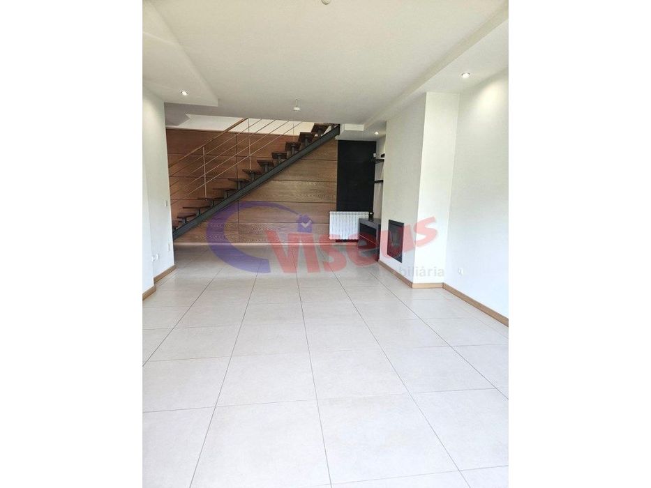 Moradia T3 + Salão Avintes
