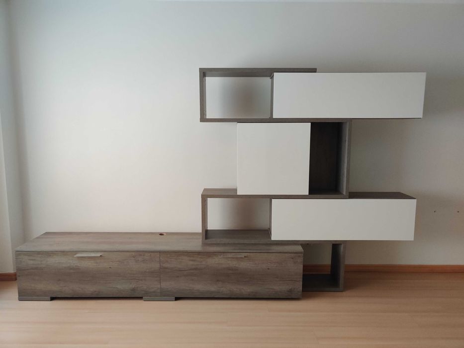 Estante da sala branco e cinzento