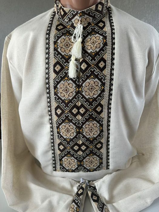 Чоловічі вишиванки ручноі роботи