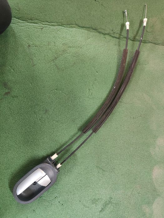 Mitsubishi Colt (5 дверна)ліва передня внутрішня ручка замка