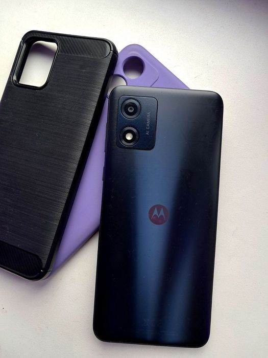 Телефон Motorola e13
