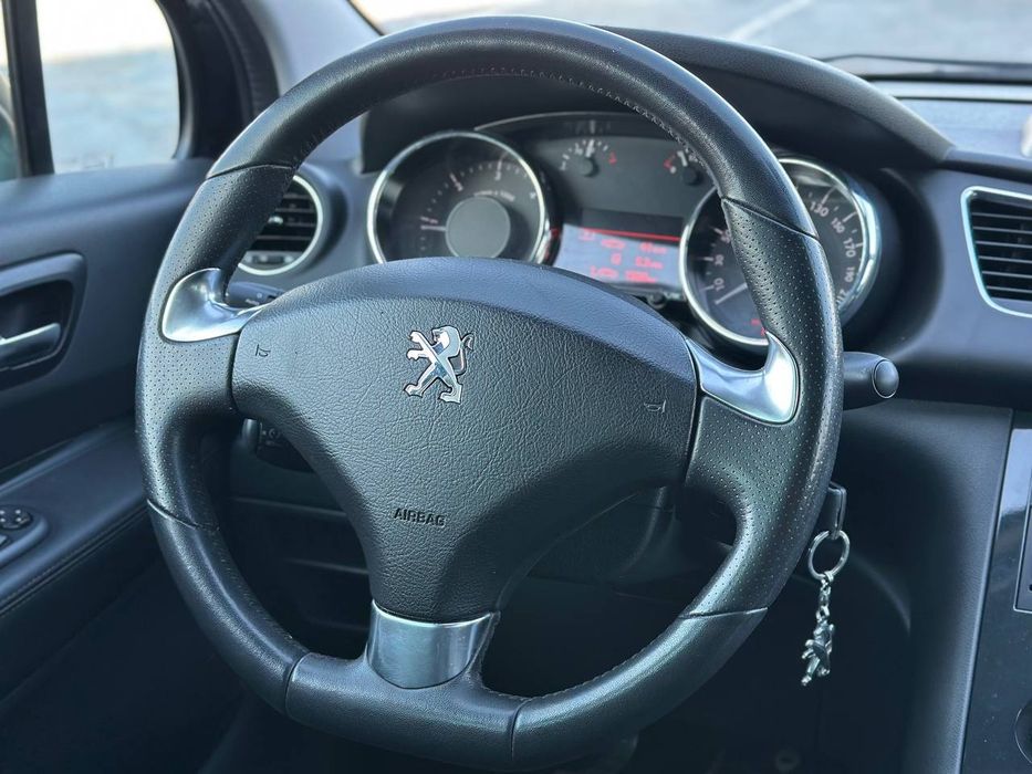 Peugeot 3008 2016 року, 1.6 дизель, механіка, передній привід, 178км