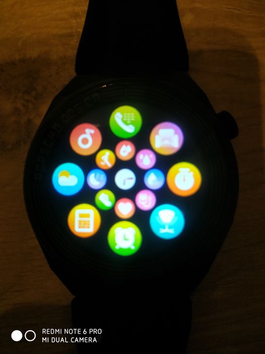 Zegarek smartwatch z funkcją do rozmów