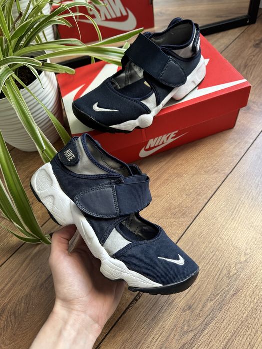 Nike air rift granatowe białe 23cm na lato buty sandały
