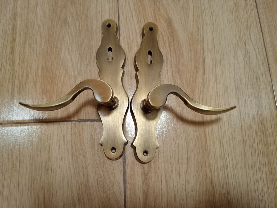 Tupai Door Pull511802994055587841