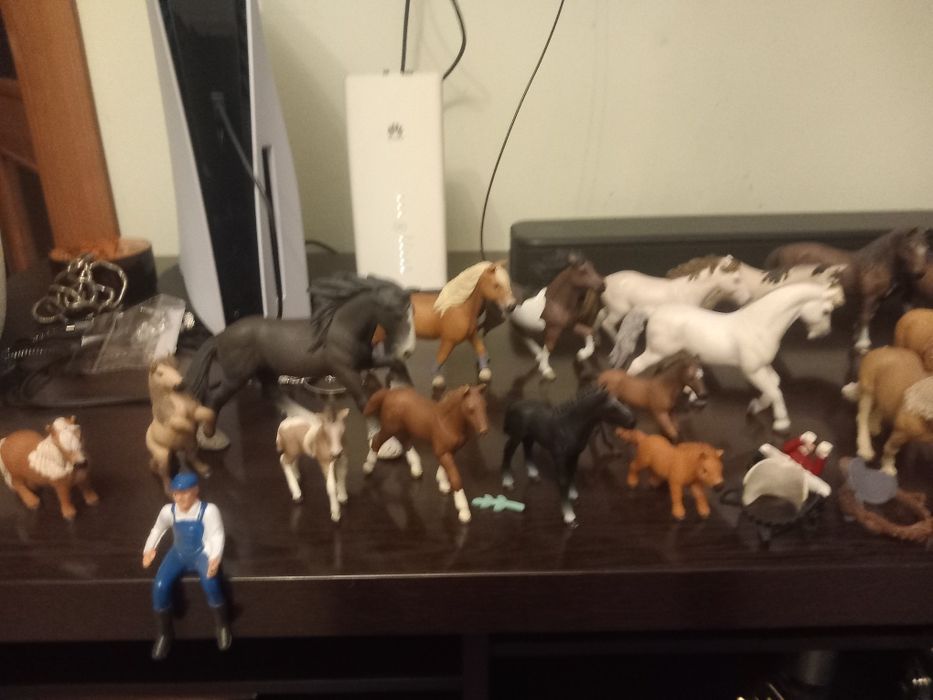 Figurki koni Schleich