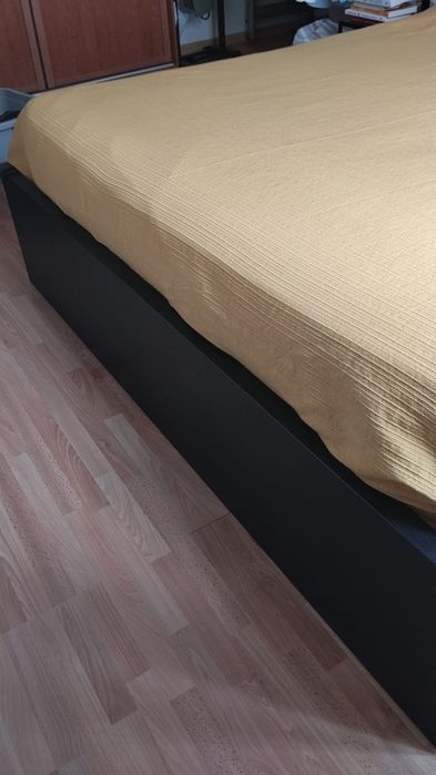 Cama IKEA Malm como nova