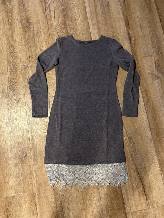 Сукня сіра з мереживом