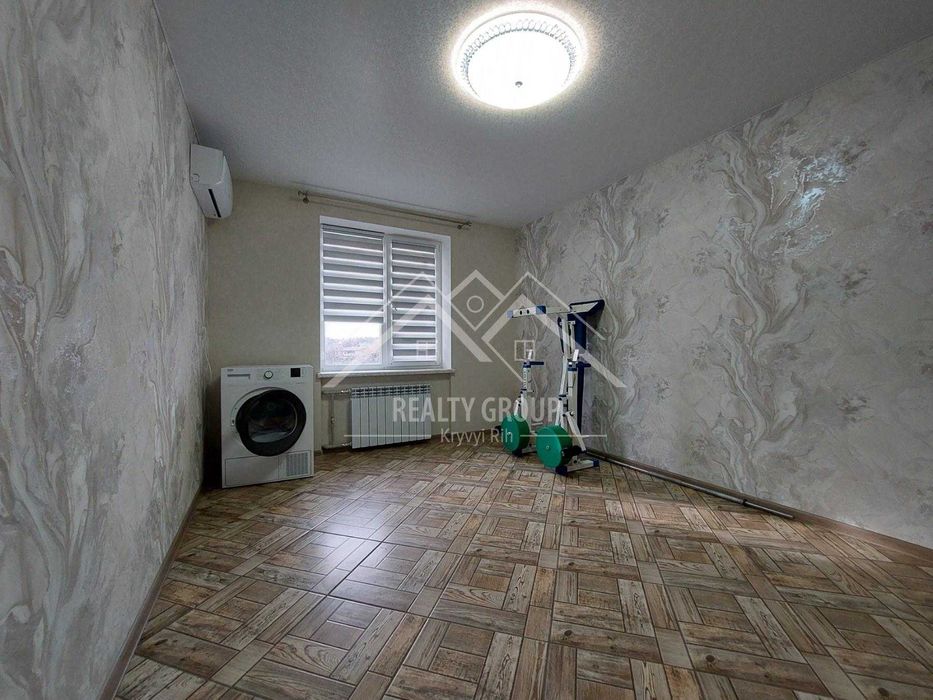 Продаж гарної 3к з ремонтом, меблями та технікою у ЦМ р-ні