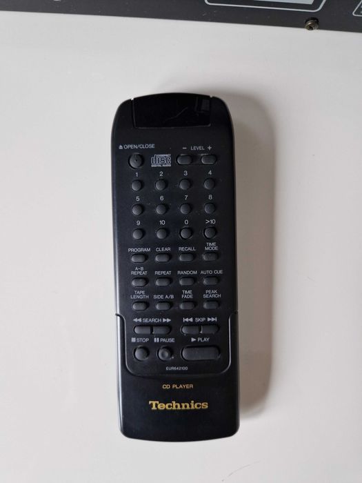 Odtwarzacz CD Technics SL-PG460A + pilot