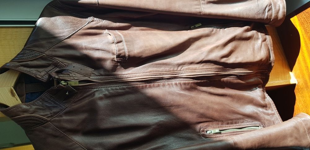 Casaco de Couro Massimo Dutti