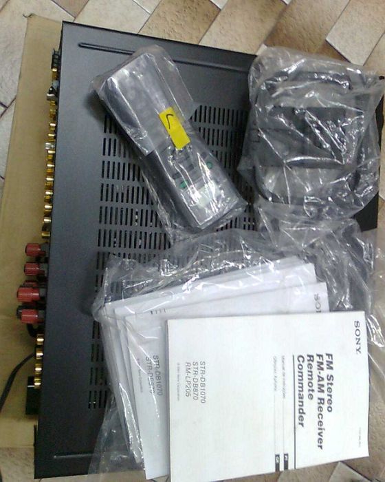 Amplificador Sony alta fidelidade STR DB-1070  Dolby Digital DTS 600W