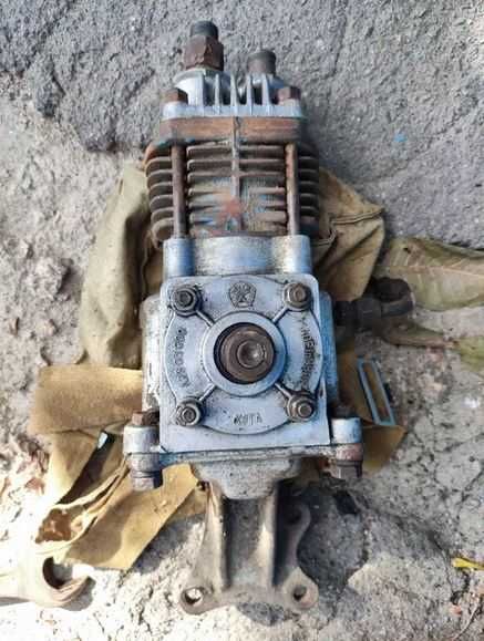 Компрессор А29.03.000 зі шківом і кронштейном (ЮМЗ, ГАЗ 66, ПАЗ 3205)