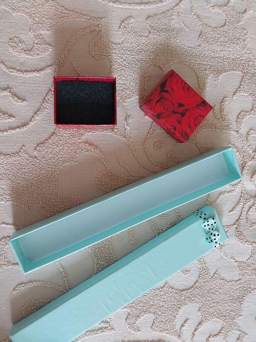 Подарункова коробка