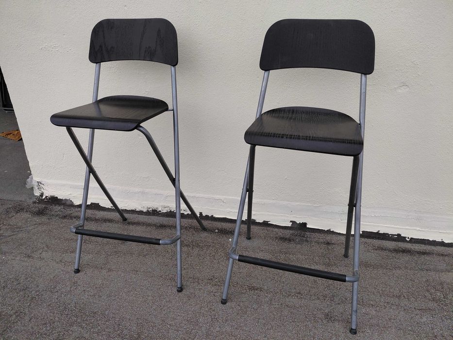 2 Bancos Altos com Encosto Dobrável