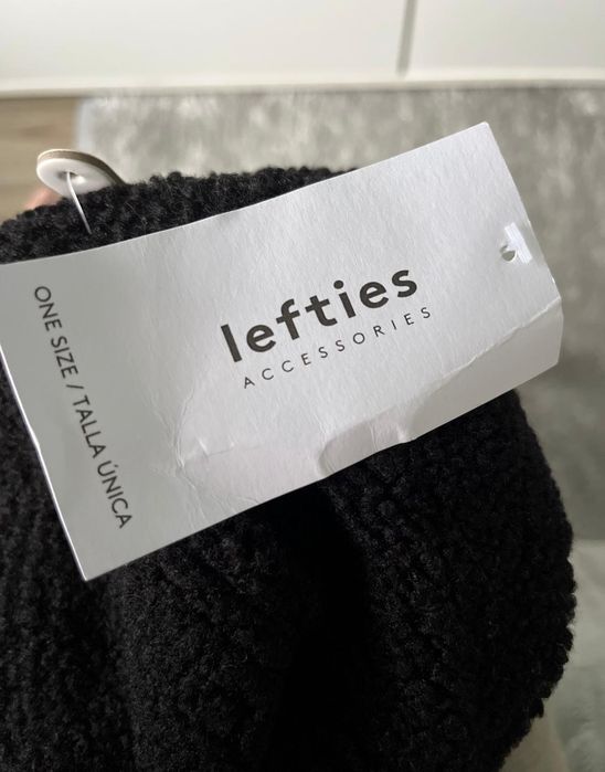 Boné preto Lefties