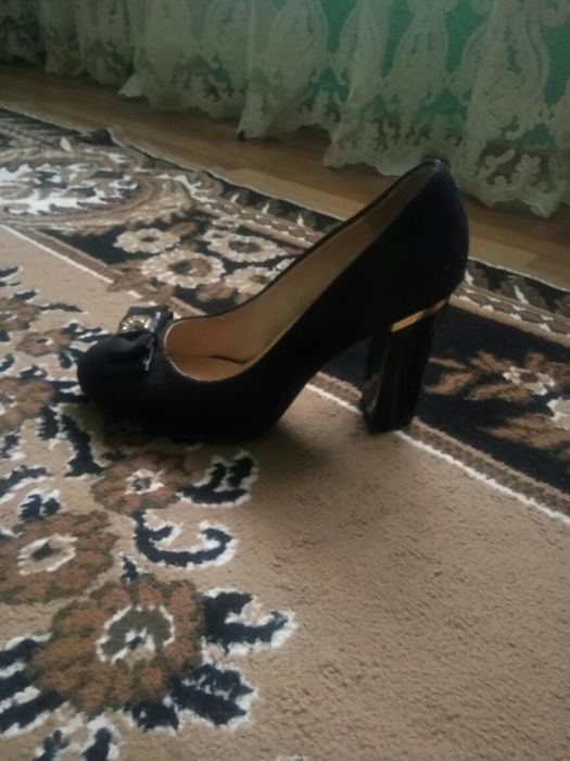 Туфлi 40 розмiр натуральный замш.