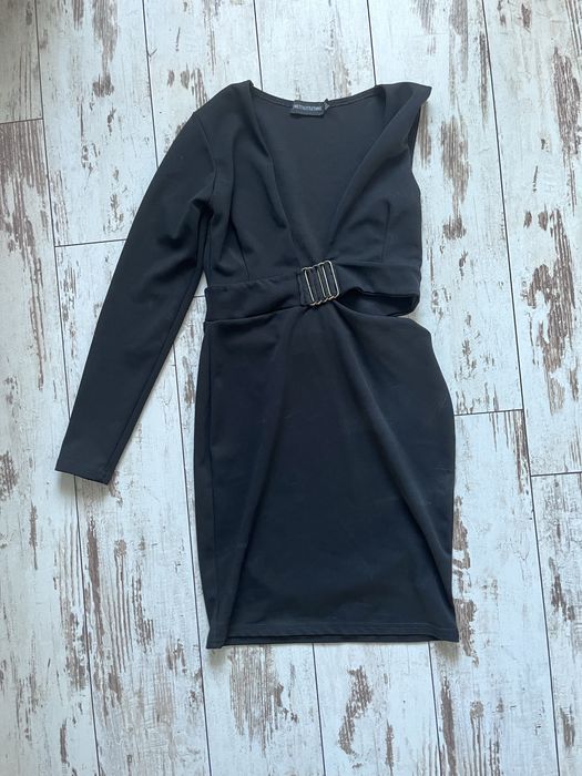 Czarna Sukienka Mini PrettyLittleThing 34