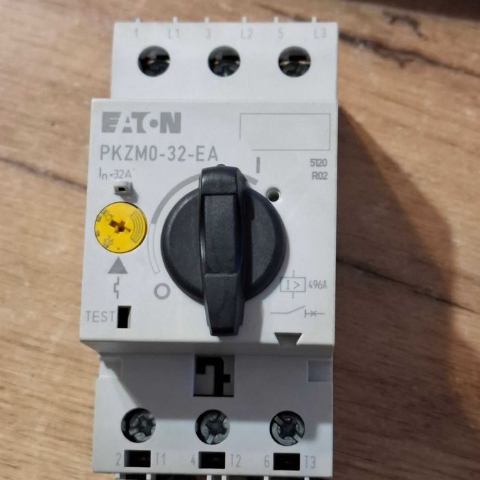 Wyłącznik silnikowy Eaton  3P 15kW 25-32A, PKZM0-32-EA  nowy
