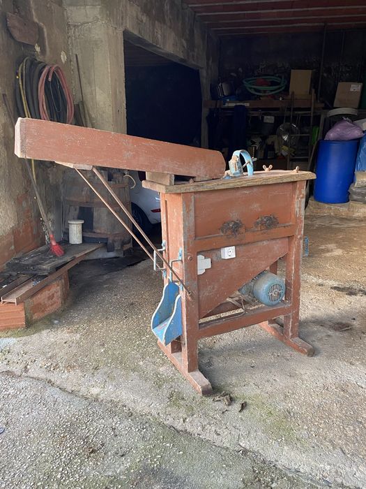 Máquina de debulhar milho