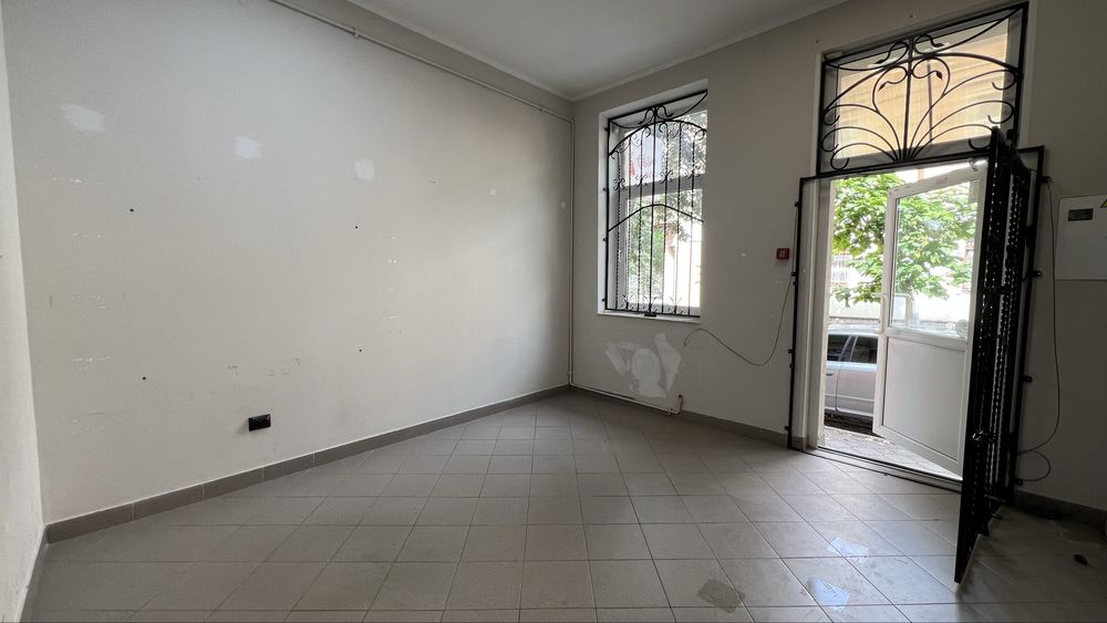 Продаж комерційного приміщення м. Стрий, вул. Олесницького