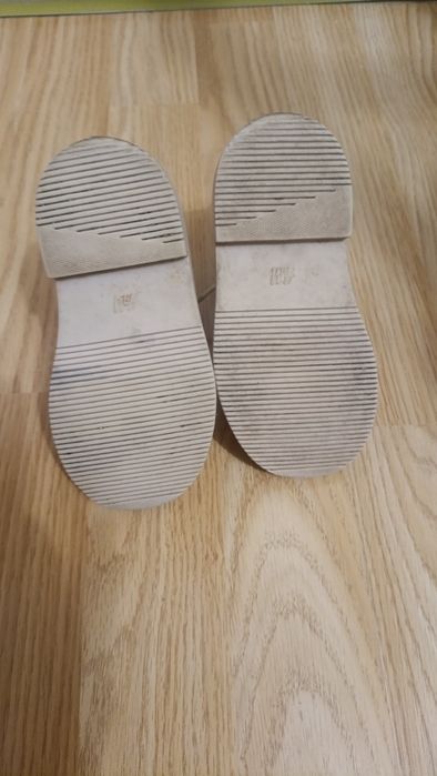 Ботінки , черевики