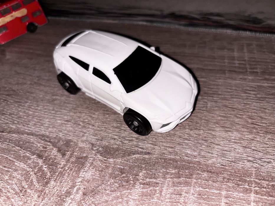 Трансформер Оптімус Прайм. Та інший трансформер.