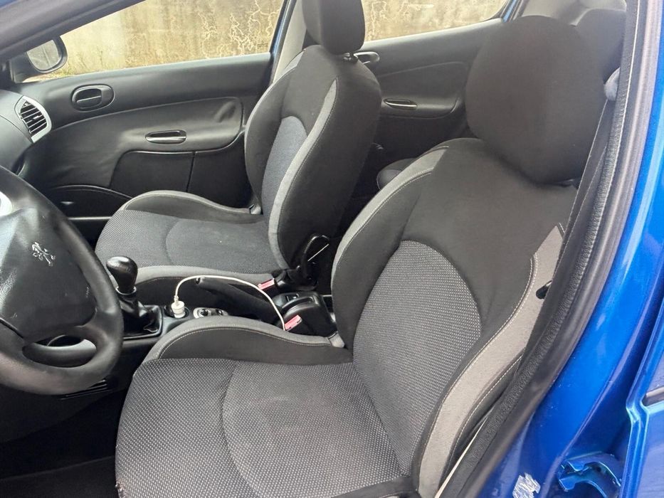 Peugeot 206 + 1.1 com 153mil Klm 2009
