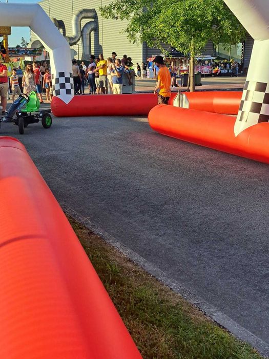 Insuflável Circuito de Kart a pedal