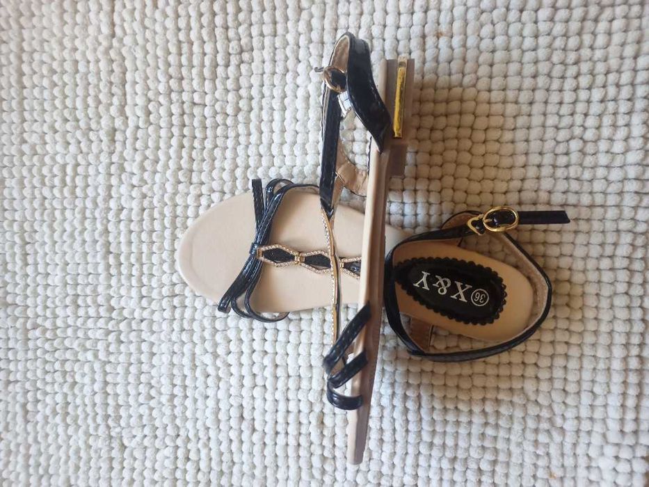 Босоножки стильные. 36 размер